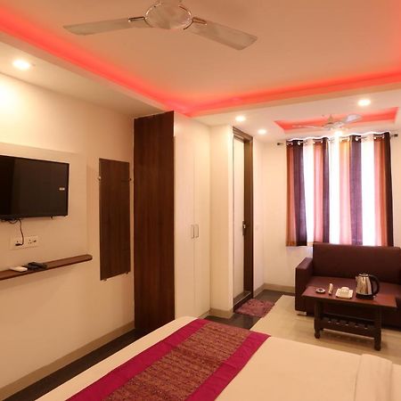 Hotel Sky Wood At Airport Nueva Delhi Exterior foto