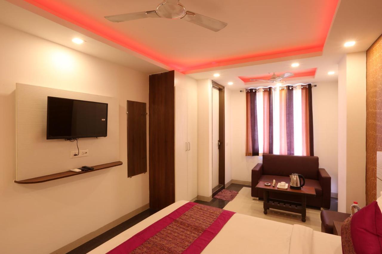 Hotel Sky Wood At Airport Nueva Delhi Exterior foto