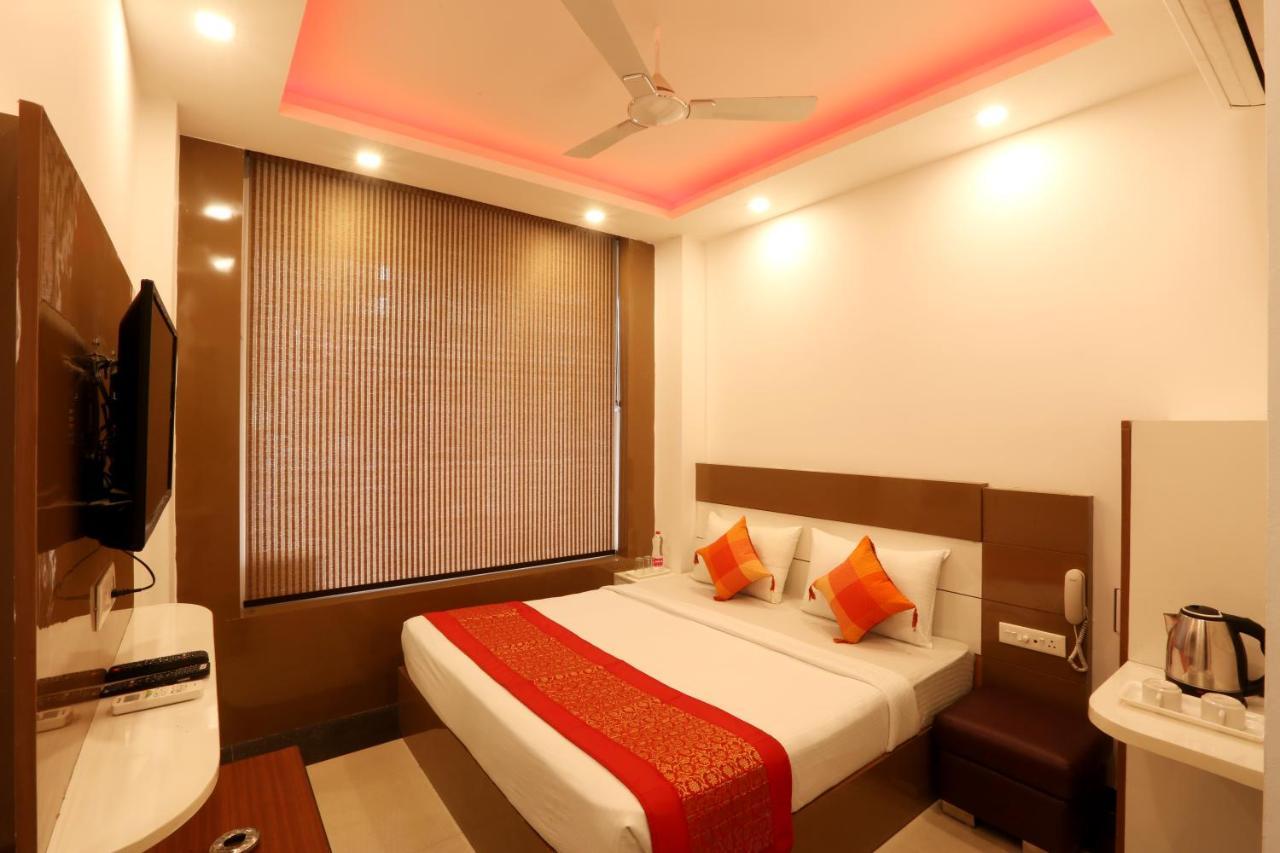 Hotel Sky Wood At Airport Nueva Delhi Exterior foto