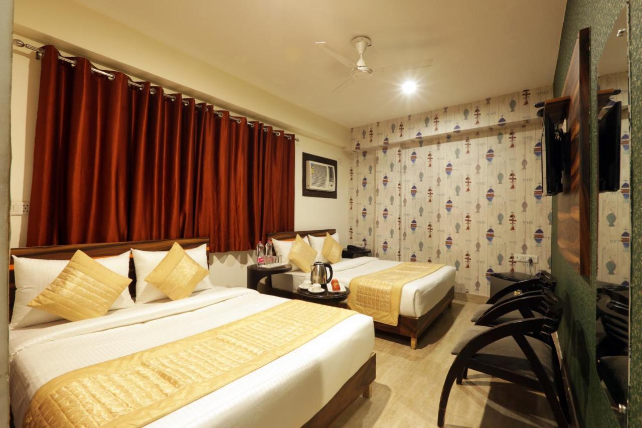 Hotel Sky Wood At Airport Nueva Delhi Exterior foto