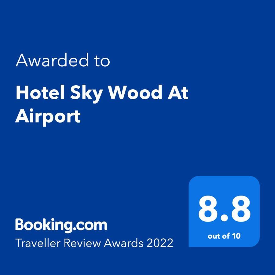 Hotel Sky Wood At Airport Nueva Delhi Exterior foto